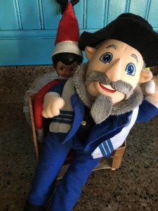 Post 39 Elf over Mensch's shoulder