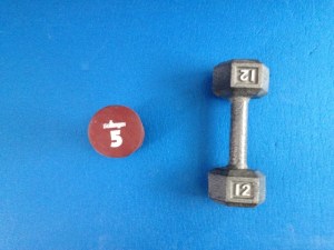 Photo 42 Close up of weights